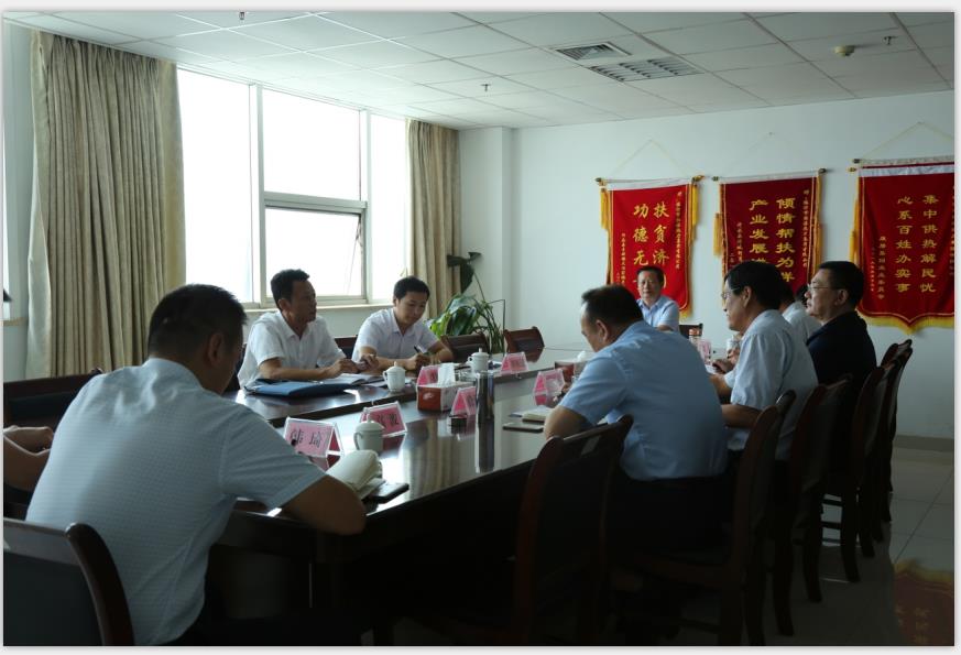 市國(guó)資委領(lǐng)導(dǎo)看望慰問(wèn)恒源熱力集團(tuán)企業(yè)高質(zhì)量發(fā)展服務(wù)隊(duì)隊(duì)員