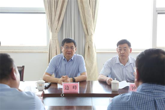 市委統(tǒng)戰(zhàn)部領(lǐng)導(dǎo)看望慰問(wèn)恒源熱力集團(tuán) 企業(yè)高質(zhì)量發(fā)展服務(wù)隊(duì)隊(duì)員