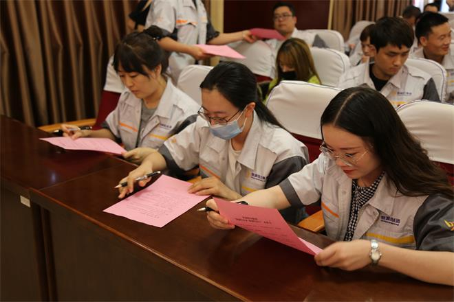 恒源熱力集團舉辦 “創(chuàng)誠信企業(yè) 做誠信員工”簽名活動