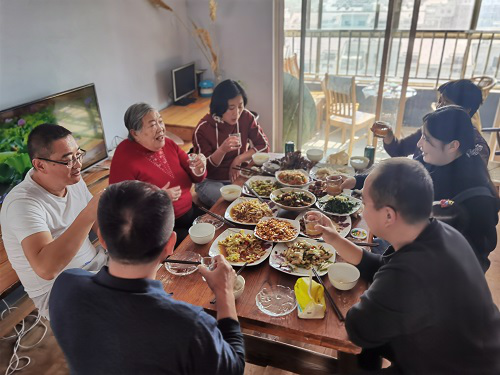 重陽送溫暖，濃濃敬老情