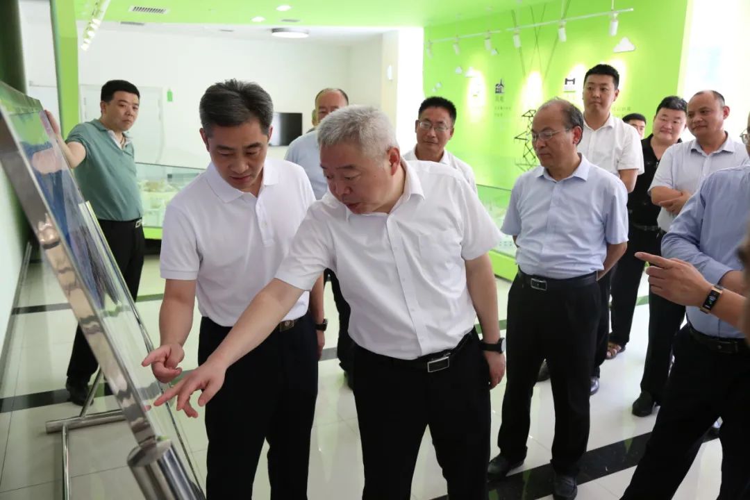 副市長(zhǎng)王映海到臨沂恒源熱力集團(tuán)調(diào)研中心城區(qū)供熱工程建設(shè)項(xiàng)目